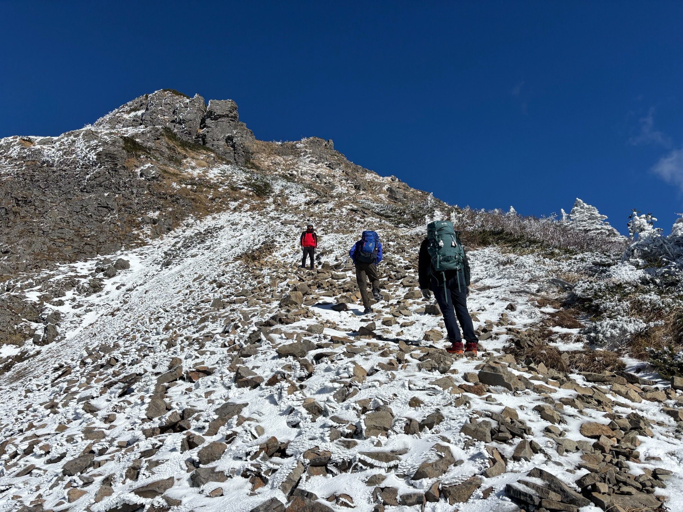 仲間と歩く、やさしい山の時間